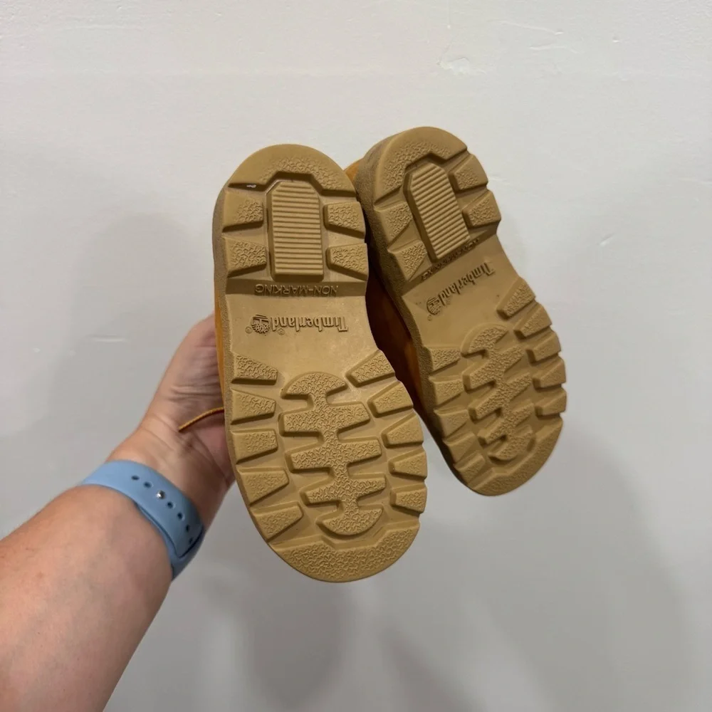 Timberland 6-inch Premium Waterproof Boot Size 7 in Wheat Nubuck